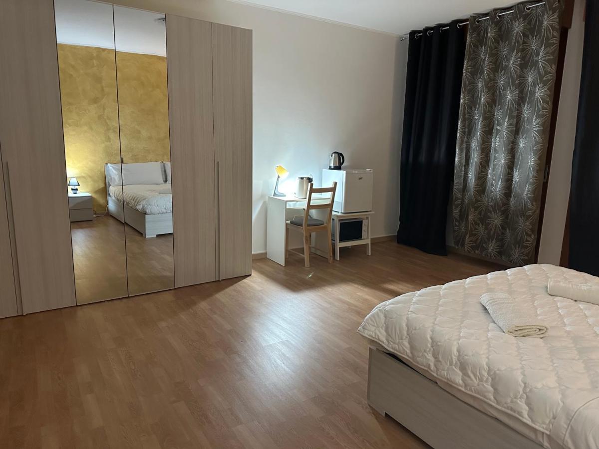 فندق ميسترفي  Leone D'Oro 2 - Milano Street المظهر الخارجي الصورة
